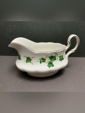 Vintage Colclough ‘Ivy Leaf’ Bone China Sauce / Gravy Boat, England